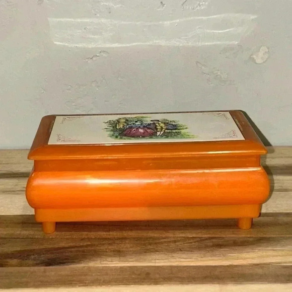 Vintage Yap’s Music Box. Flip top. Mirror. Twirling Ballerinas. Still Works! - Picture 6 of 12